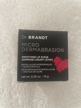 Dr. Brandt Microdermabrasion Smoothing Lip Scrub - Black with Pink Heart